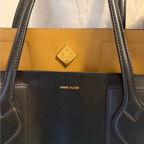 Anne Klein Vegan leather Tote 16x10 Includes bag charm - Picture 3 of 12